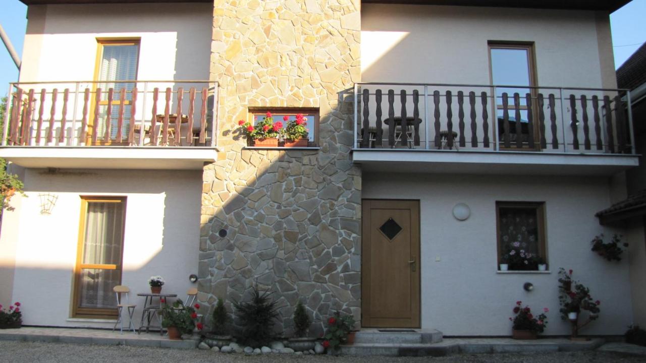 Privát Magdalena - B&B Bešeňová