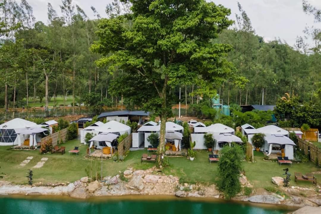 ไวน์แคมป์ WineCamp โดมติดลำธาร - Bed and Breakfast Ban Cha-om