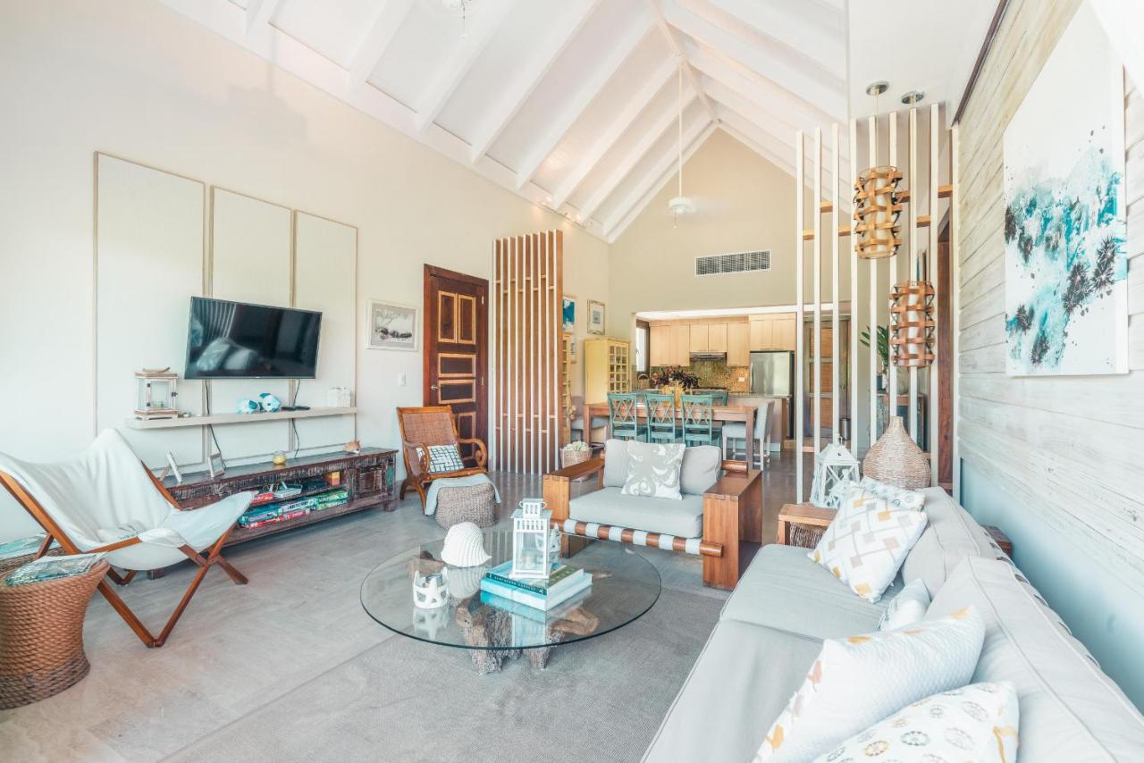 Nearby beach and beach club at Portillo NF - B&B Las Terrenas