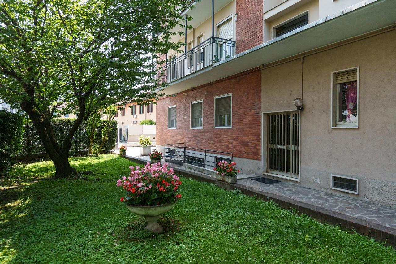 [Duomo/Linate] Parcheggi Gratis e Tram sotto casa - B&B