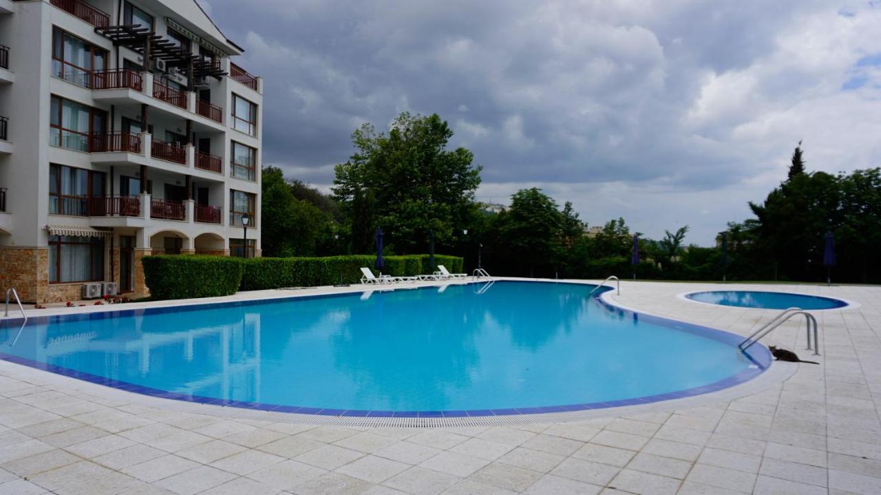 Апартамент Балчик Гардънс - Balchik Gardens Apartment - B&B