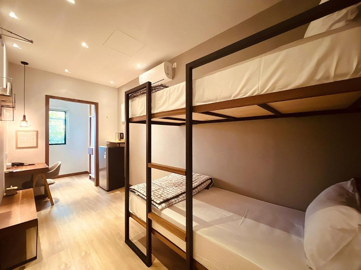oxy suites 2-06 at Shop House Meisterstadt Pollux Habibie - Chambres d'hôtes Batam Centre