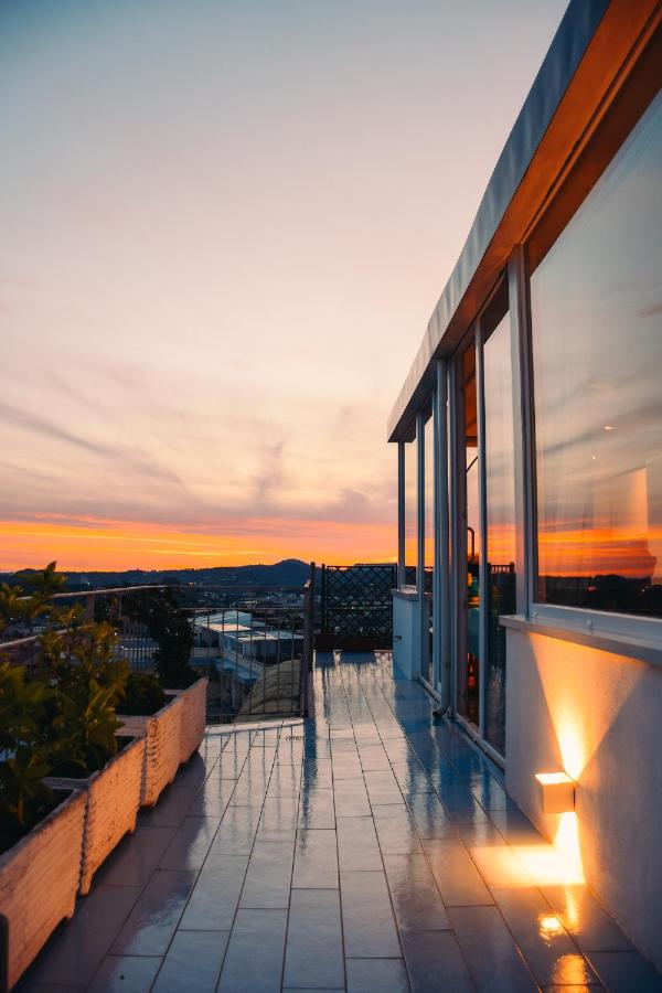 "Over The Moon" Apartment - B&B Naples