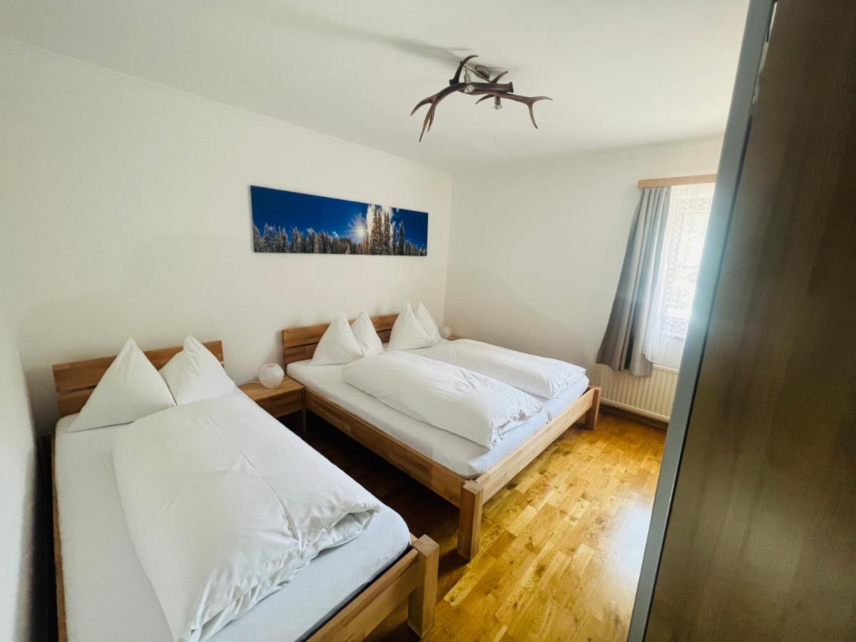 Apartment with Mountain View