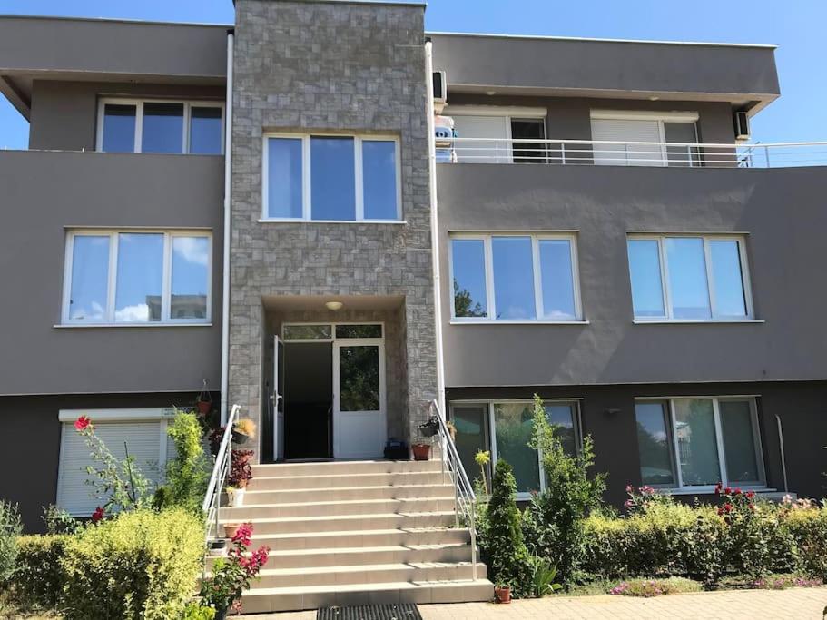 Sozopol Beautiful spacious apartment - B&B