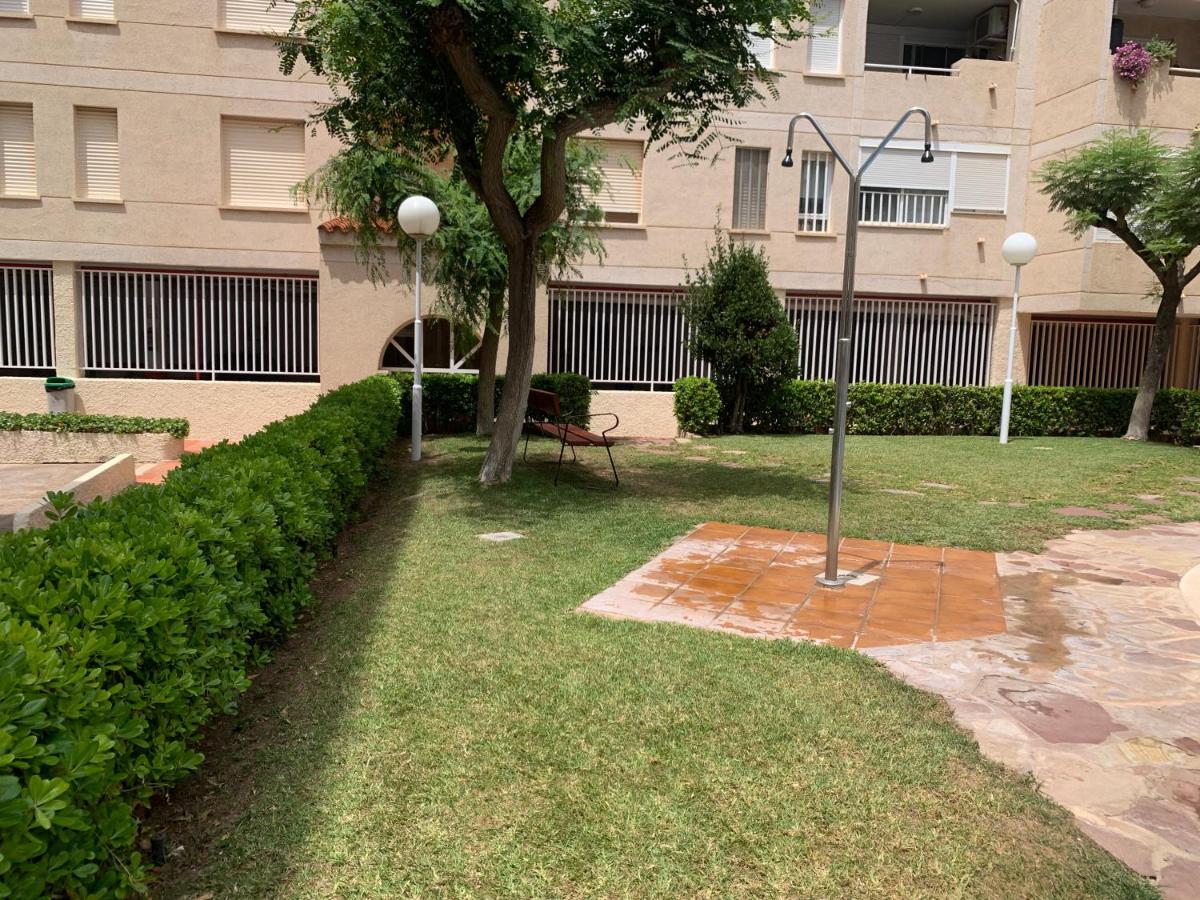 Piso vacacional con piscina en Benicassim - B&B