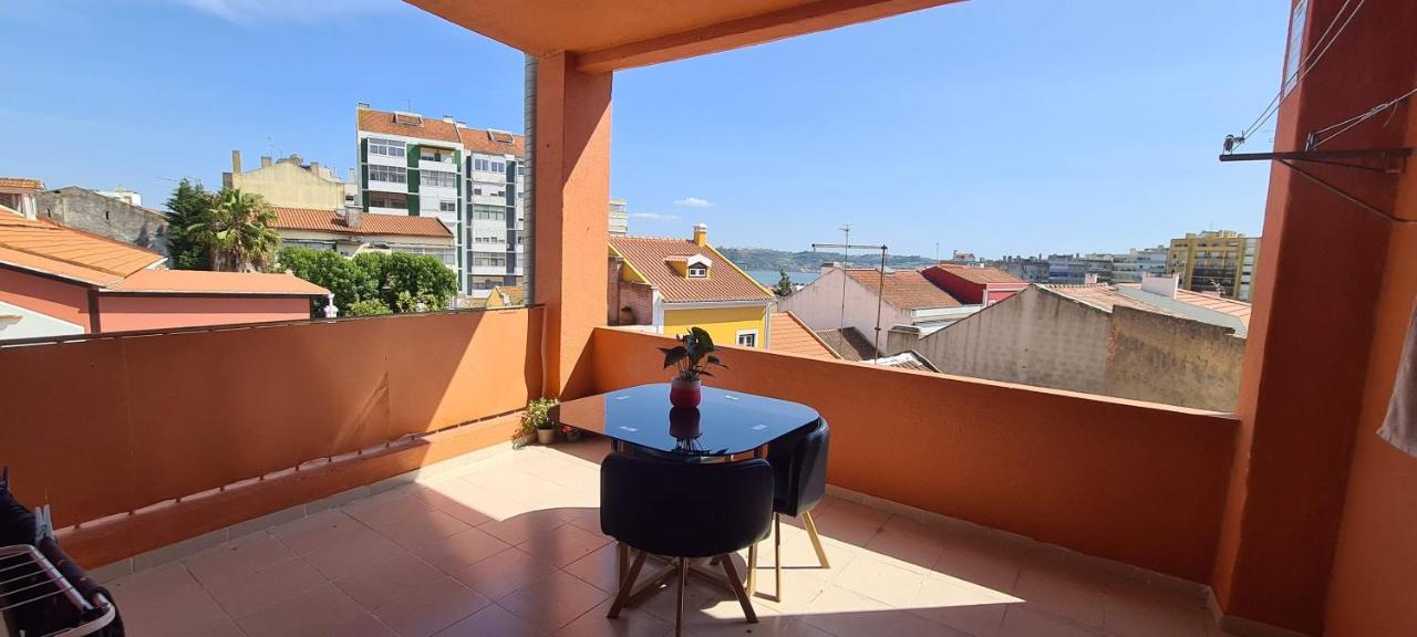B&B Lisbon - Relax in Lisbon for 4 people with terrace and parking - Bed and Breakfast Lisbon