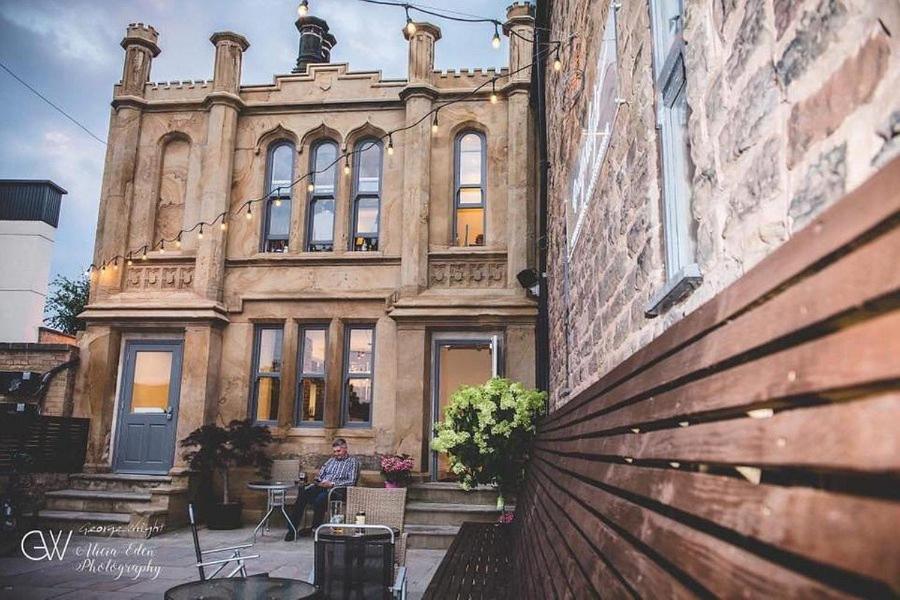 B&B Rotherham - The George Wright Boutique Hotel, Bar & Restaurant - Bed and Breakfast Rotherham