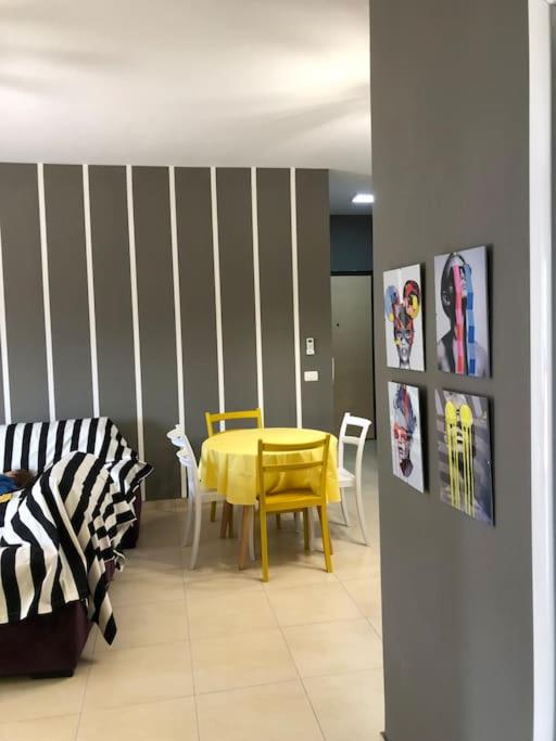 Lovely Seaview Apartment - Chambres d’hôtes Vlora
