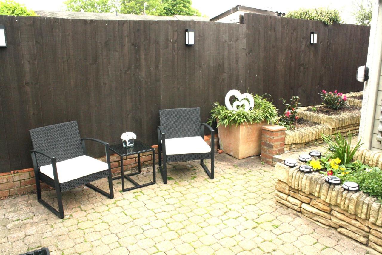 Gorgeous 3 bed House In Milton Keynes - Ferienwohnung