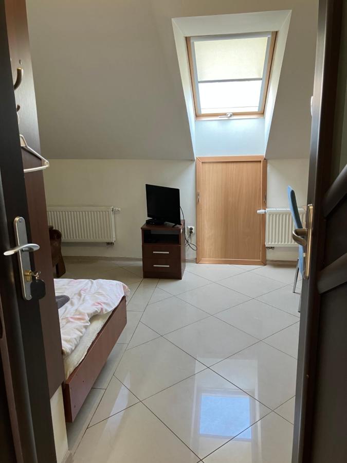Standard Single Room with Shower