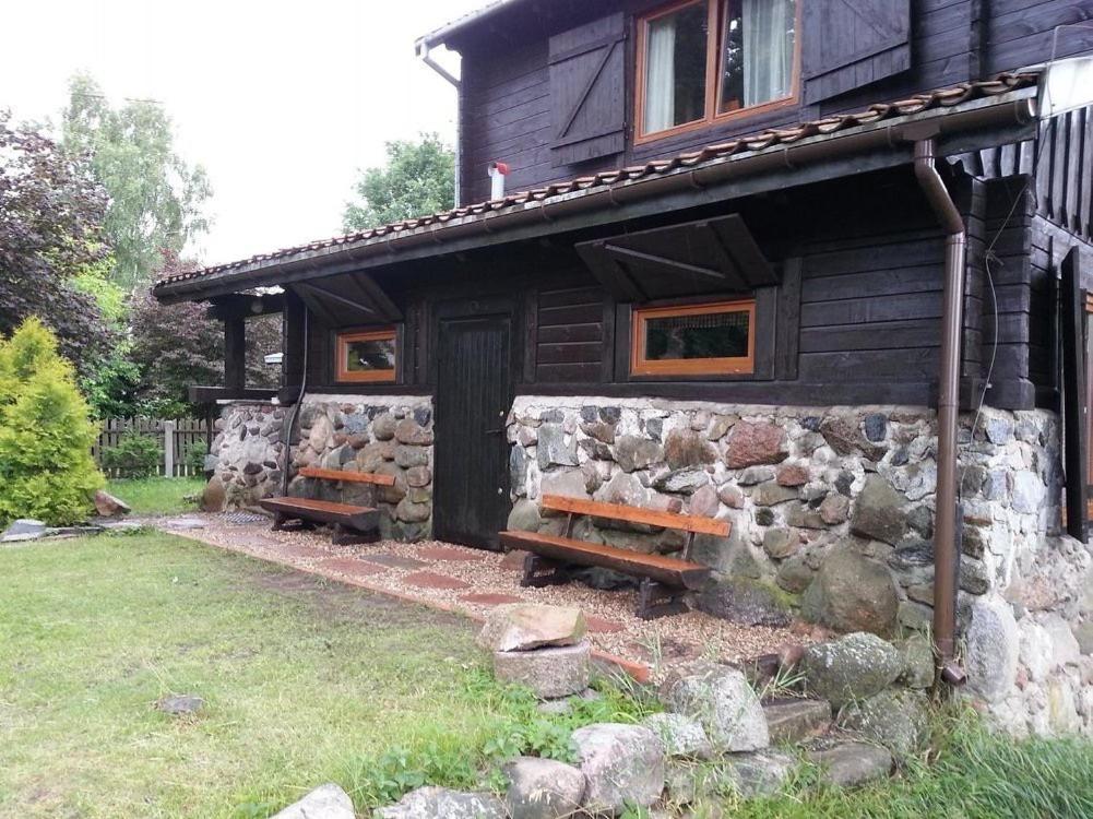 Domek nad jeziorem w Karwiku - B&B