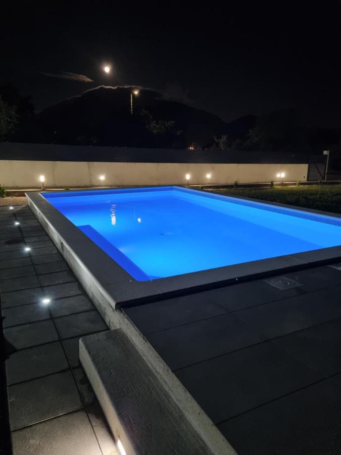 Private Pool Villa with Jacuzzi & Mountain View near Makarska - B&B Šestanovac