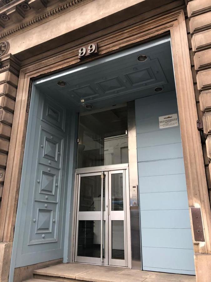 Comfy Two Bedroom Apartment Right In The City Centre - B&B