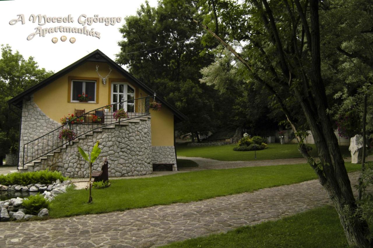 A Mecsek Gyöngye Apartmanhaz - B&B Pécs