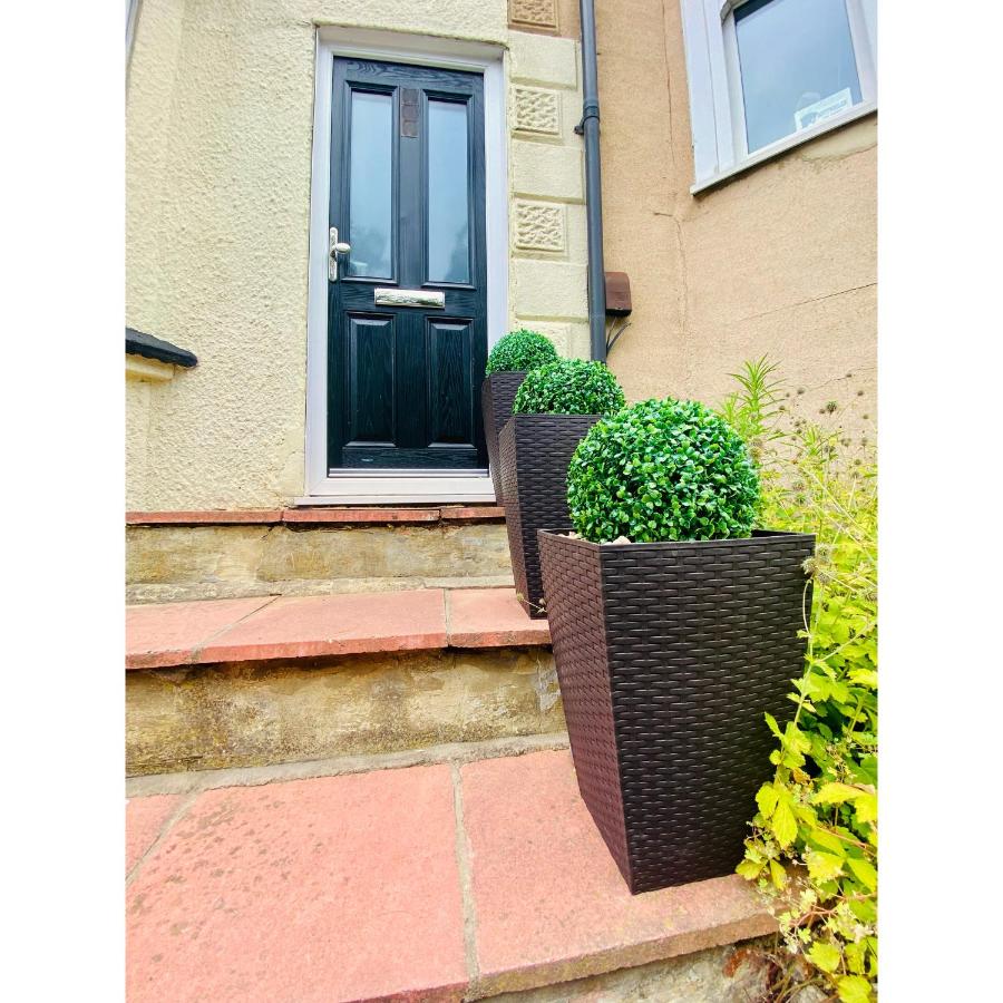 Medway Getaway - 3 Bed Home with Luxury Bathroom - B&B Chatham