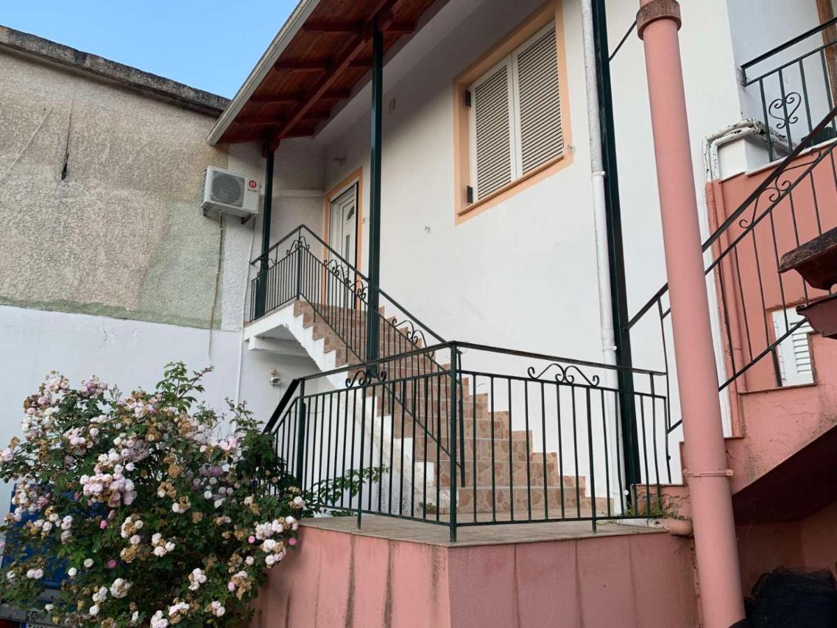 Vasilis home apartment - B&B Mazarakiá