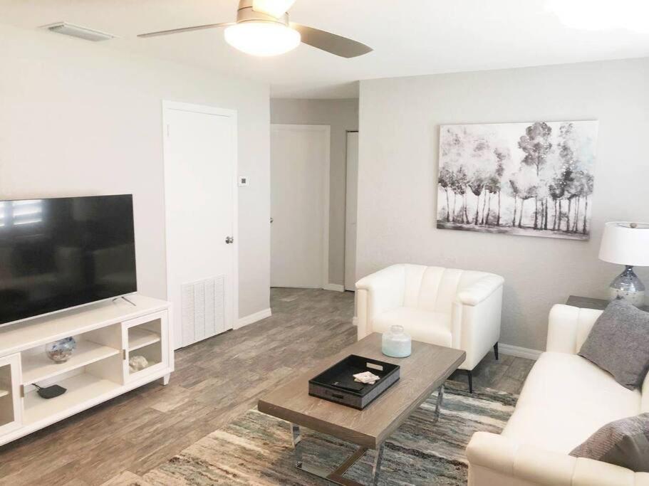 Modern Apartment - 1 of 4 - B&B