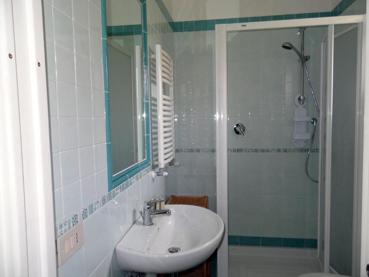 Driepersoonskamer met Eigen Badkamer