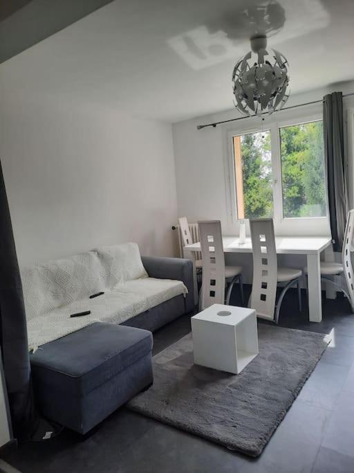 B&B Ruan - Superbe appartement avec une place de parking - Bed and Breakfast Ruan