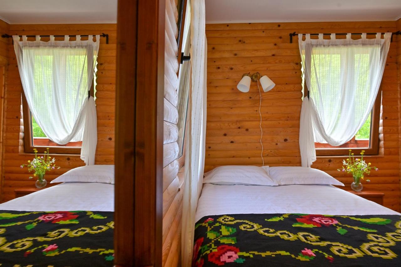 Tweepersoonskamer met Gedeelde Badkamer