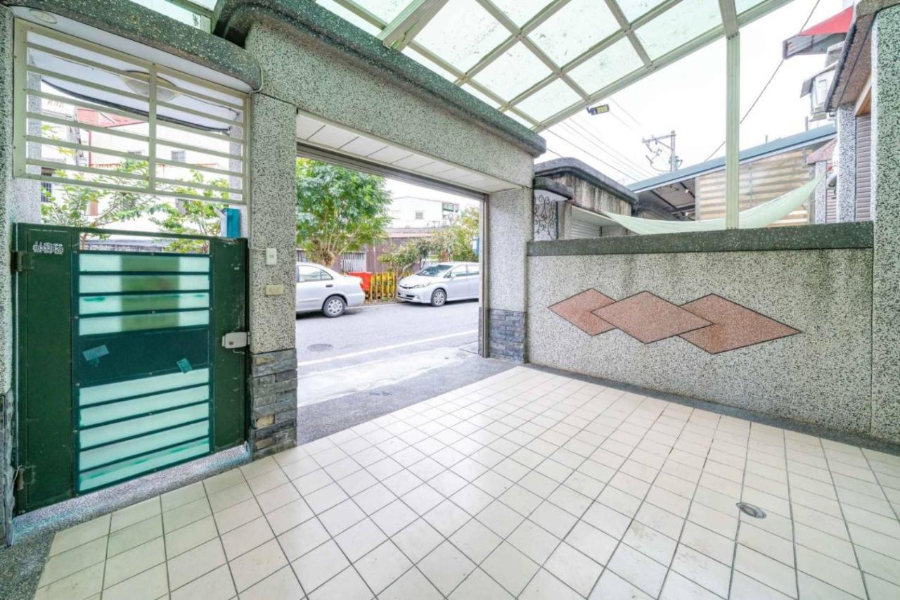 花蓮包棟彩色窩民宿 溜滑梯 烤肉唱歌 電動麻將 近東大門 - B&B