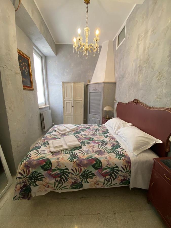 Apartment mit Balkon