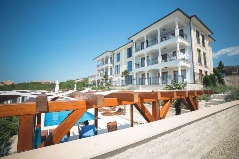 B&B Povile - Beachfront apartment with pool, panoramic sea view - by Traveler tourist agency Krk - ID 2390 - Bed and Breakfast Povile