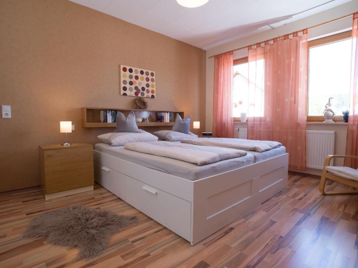 B&B Scheiden - Ferienwohnung Am Gässchen - Bed and Breakfast Scheiden