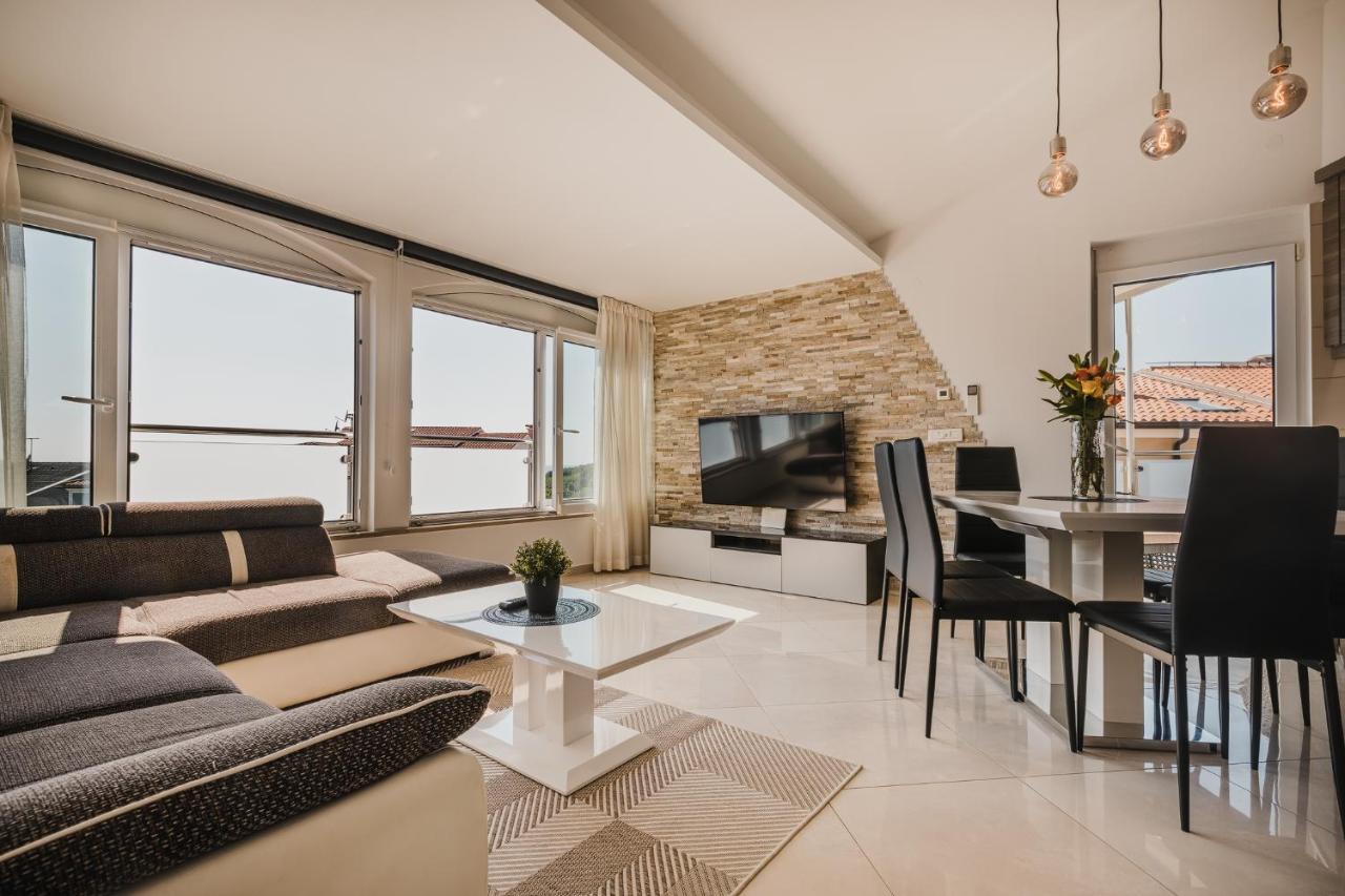 Apartment Korina - Ferienwohnung Zambratija