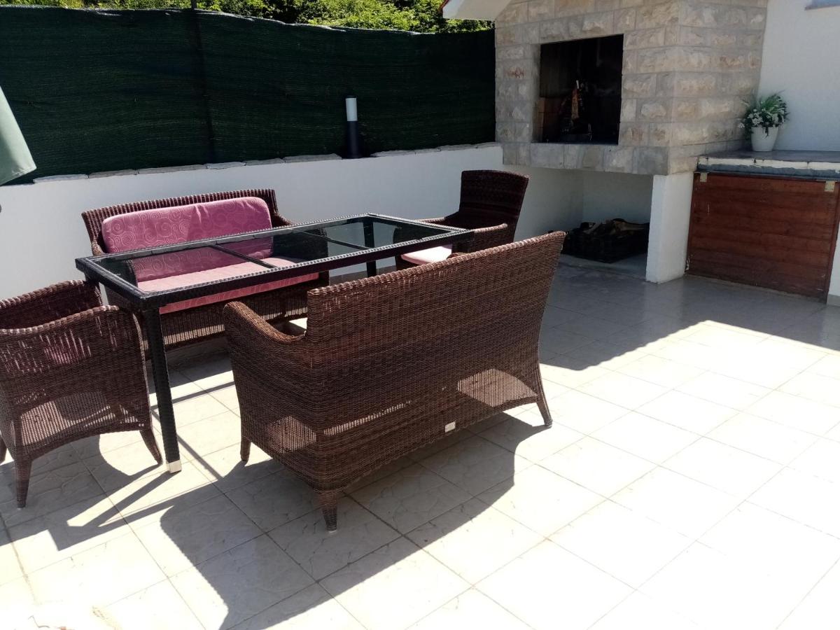 Apartment Lil - B&B Podstrana