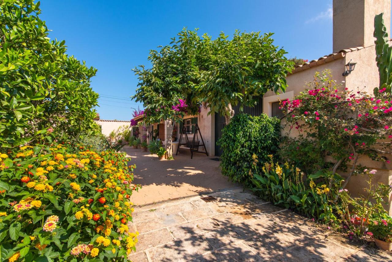 Apartamento Rural con piscina Finca Can Petit - Chambres d'hôtes Capdepera
