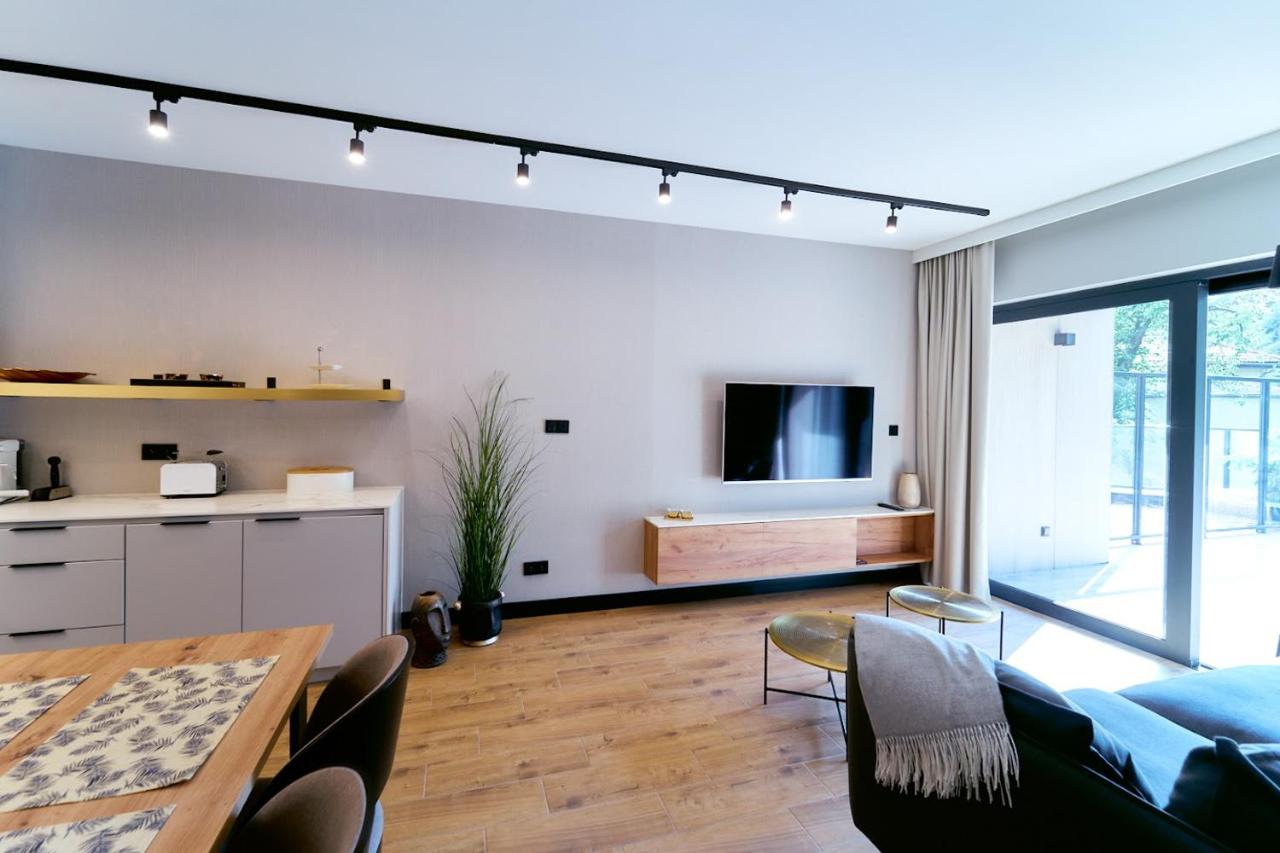 LAGUNA Ogrody Pieniawskie 18 SAPPHIRE VIP z tarasem - Chambres d'hôtes Polanica-Zdrój