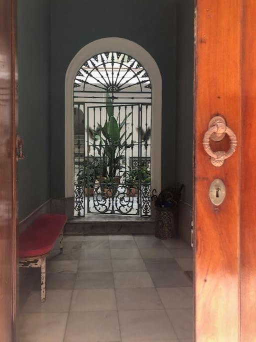 CASA PALACIO PRIVADO EN CADIZ CAPITAL - by Andalusian Glory - Bed and Breakfast