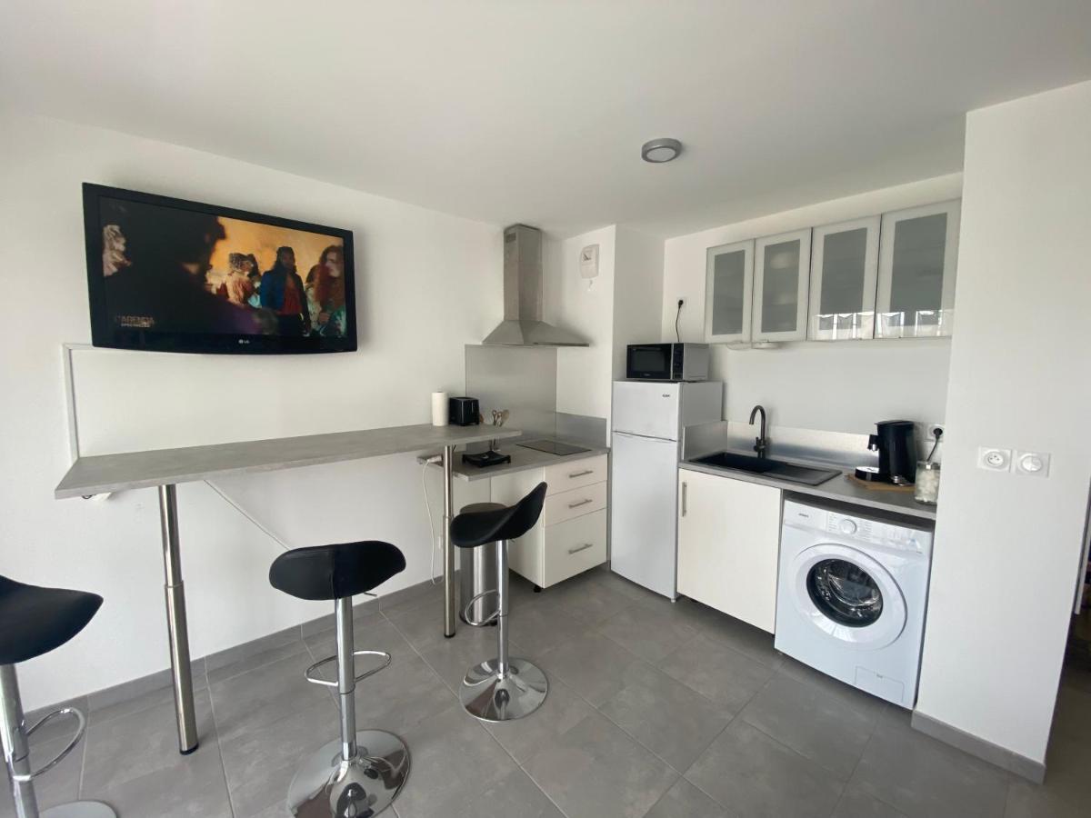 APPARTEMENT TYPE 2 NEUF +GRANDE TERRASSE - B&B Le Lavandou