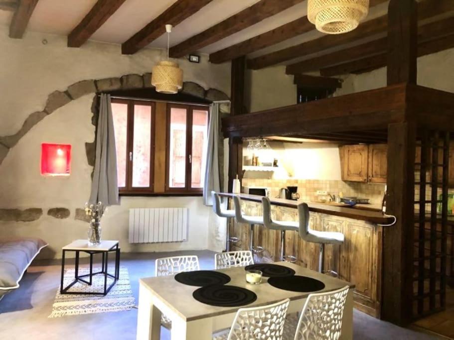 L'atypique, bord du Thiou - B&B