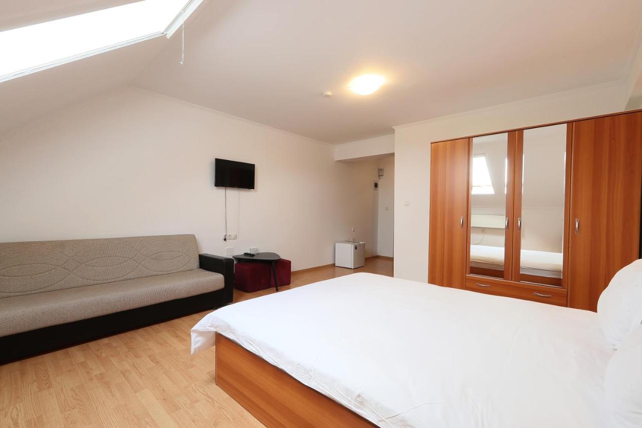 Large Double Room