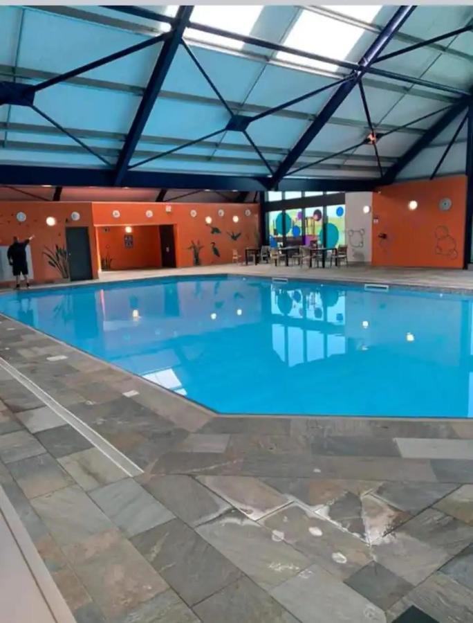 Chichester Lakeside Holiday Park Lakefront Lodge - Chambres d’hôtes