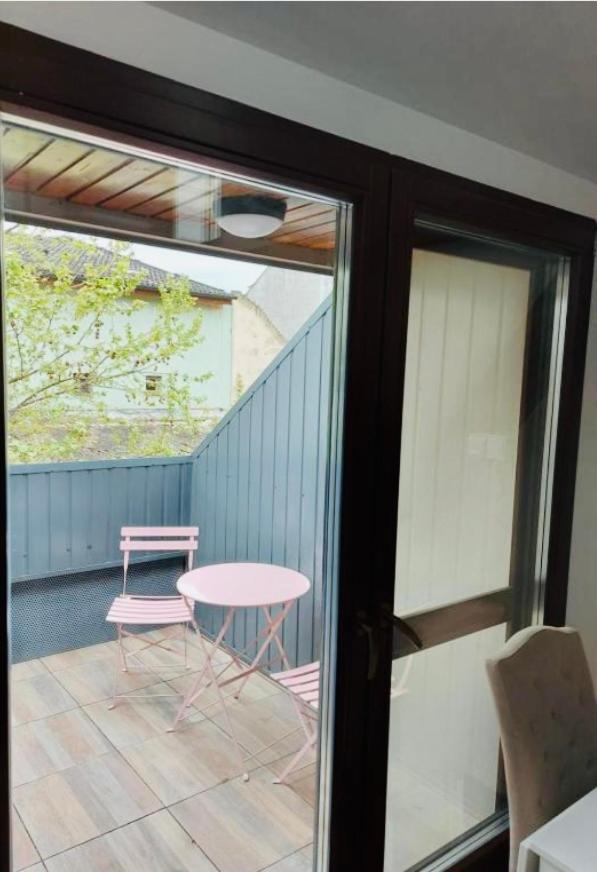 JÓKAI Apartman - B&B