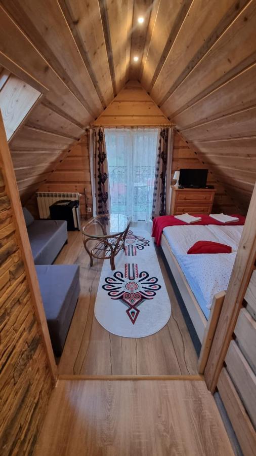 Vierbettzimmer mit Balkon