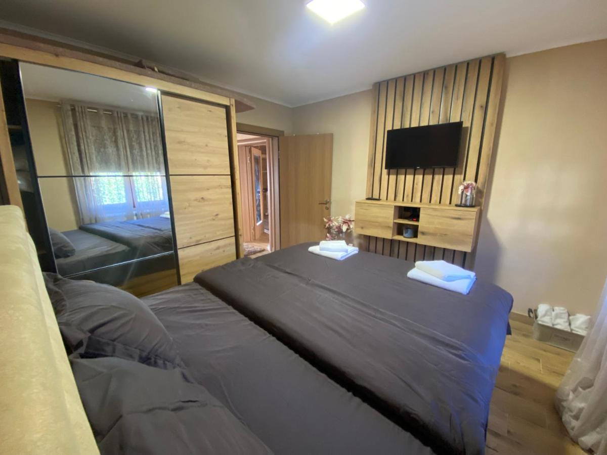 Vikendica Una - B&B