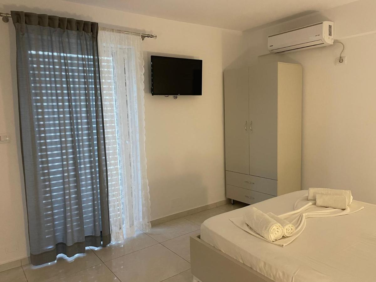 Villa con 2 Camere da Letto
