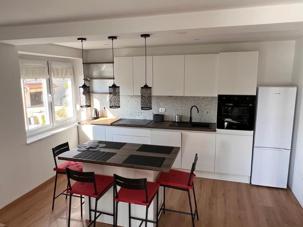 Apartman Eufemija - B&B Palit
