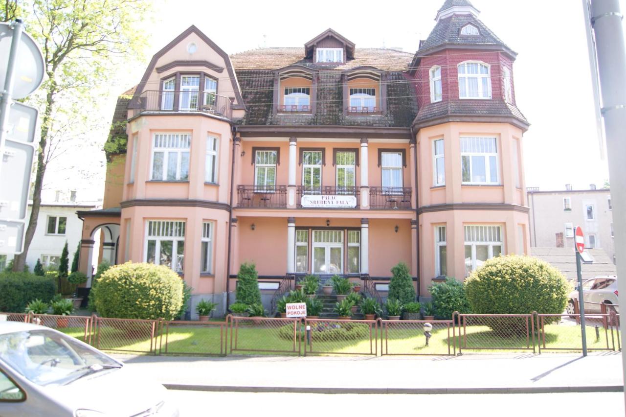 Pałacyk Srebrna Fala - B&B