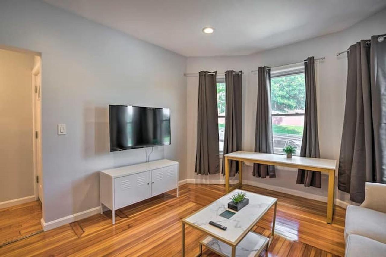 B&B Boston - Astonishing 4BR Bright *Apt with modern amenities! - Bed and Breakfast Boston