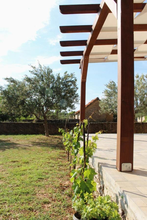 FJAKA - Kuća za odmor - NP Krka - B&B