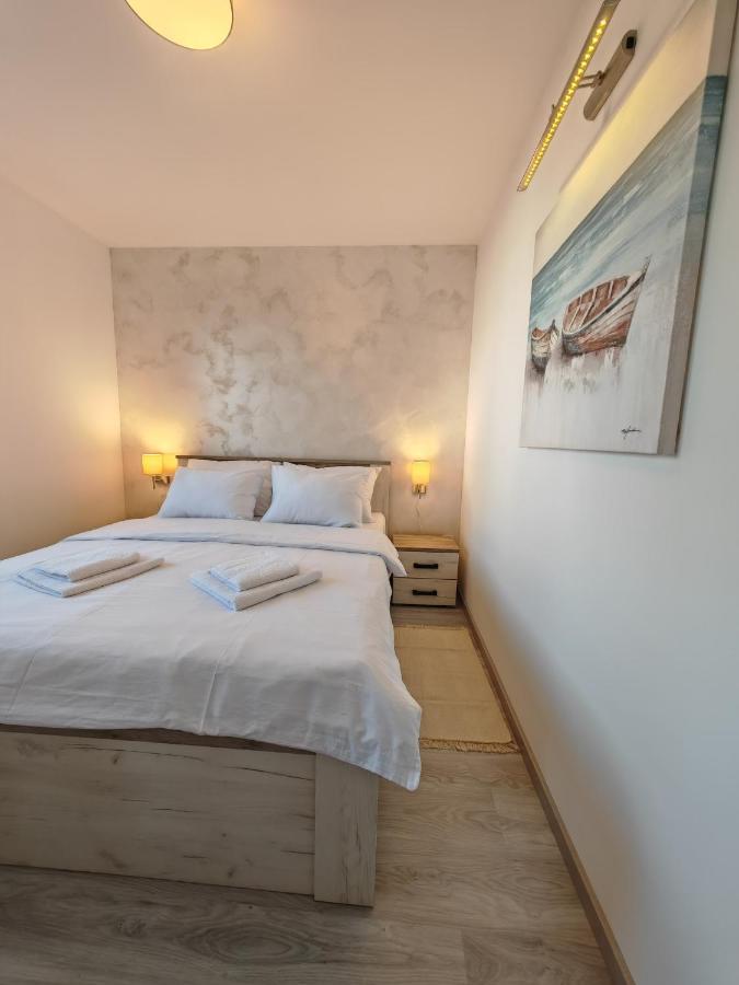 Apartman Holiday 1 - B&B