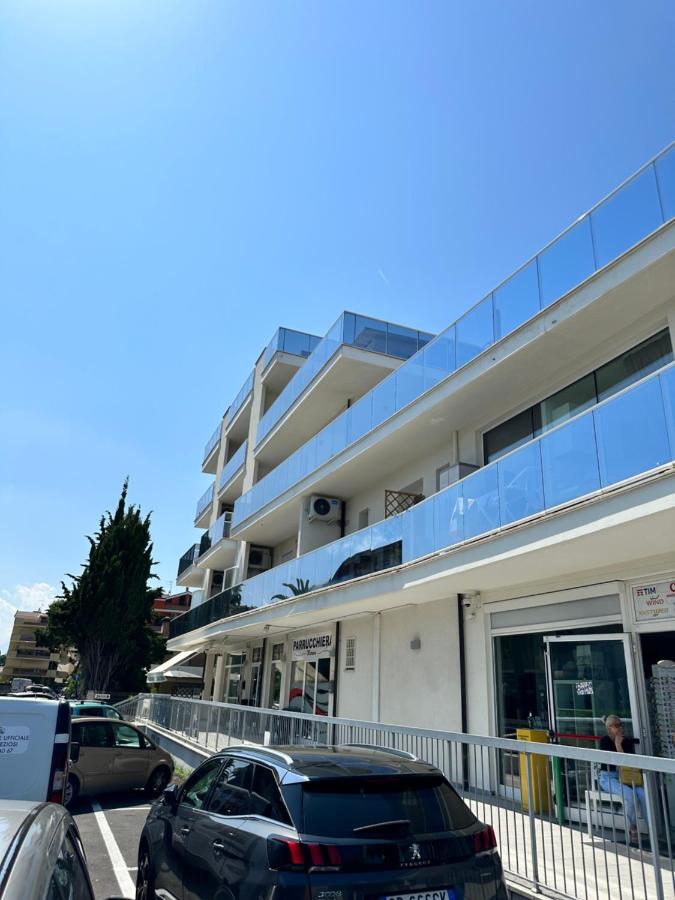 Appartamento nuovo in prima fila mare - Chambres d’hôtes Alba Adriatica