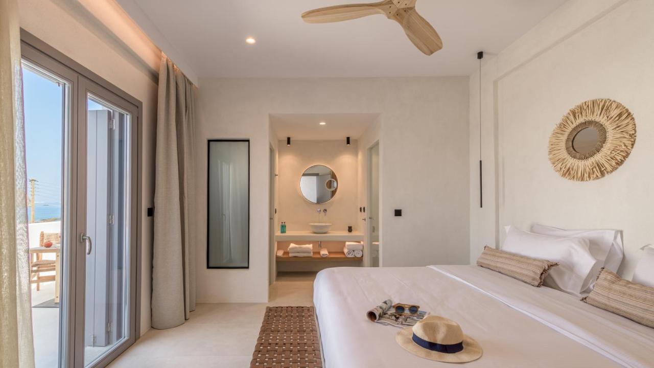 Deluxe Double Room with Side Sea View