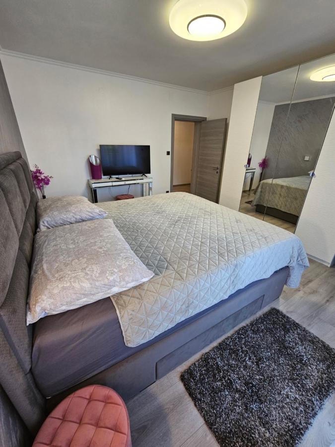 Appartamento con 3 Camere da Letto